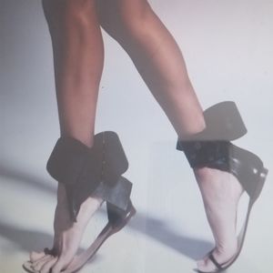 Aminah Abdul Jillil Bow Sandal